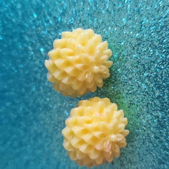 Set of 2 resin Dalia earrings - Picture 3 of 6
